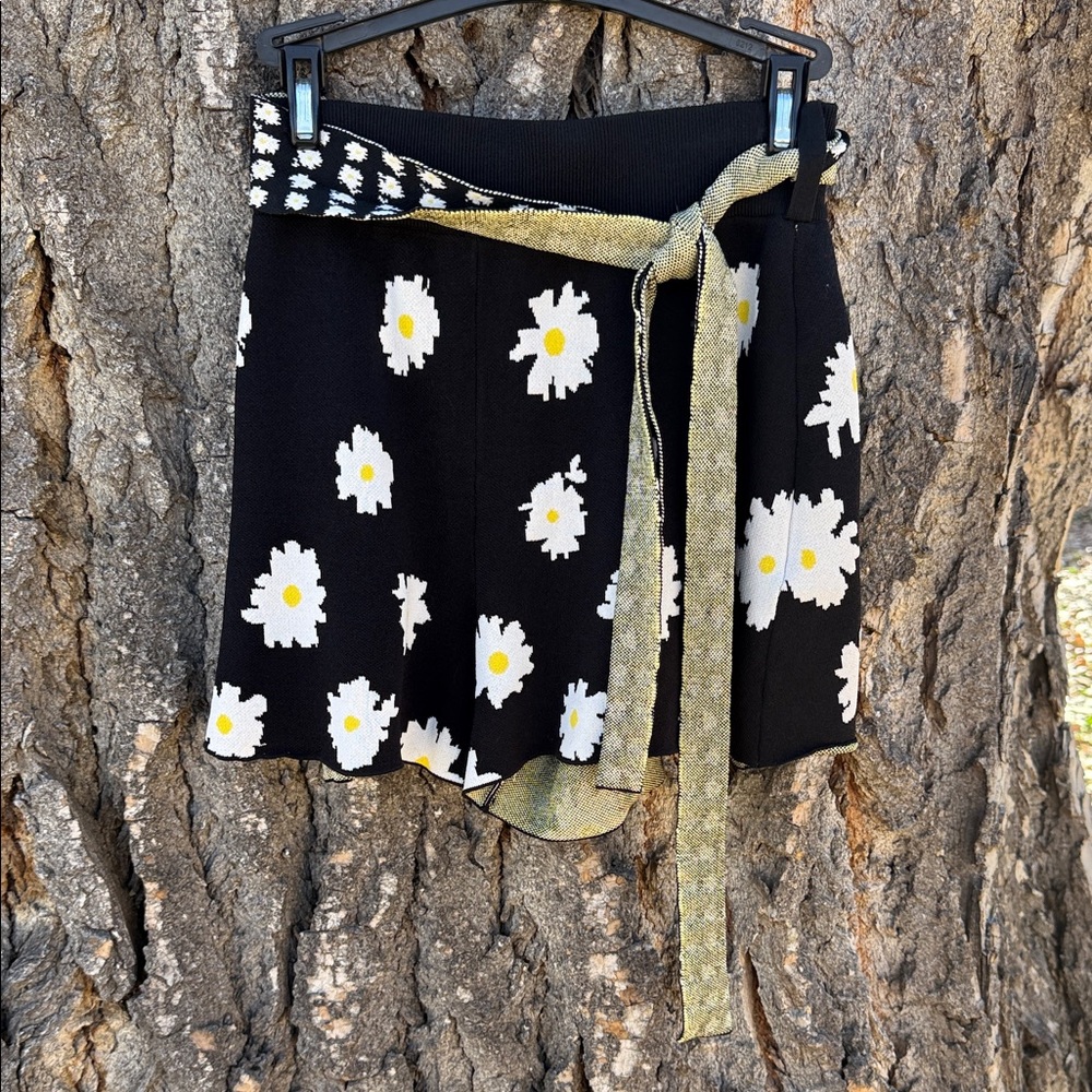Maje Black NWOT Skirt with White Floral and Gold Belt